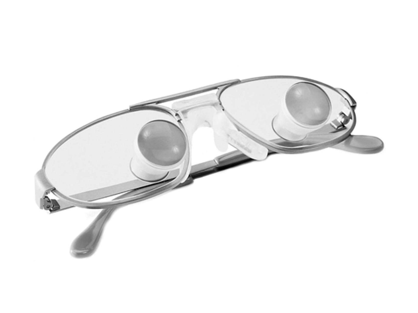 Bağcıklı gözlük camları ve doğrudan camların üzerine monte edilmiş ZEISS Telelup Gözlükler.