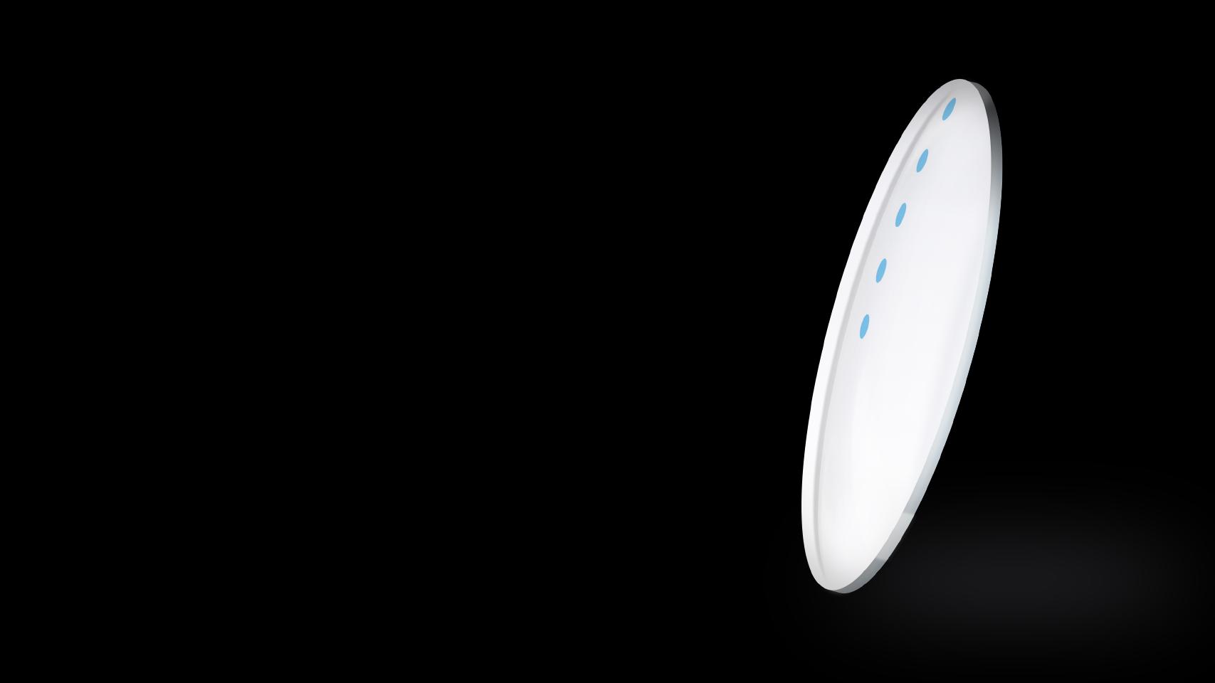 ZEISS'ın standart küresel tek odaklı camları, standart asferik tek odaklı camları ve ClearView tek odaklı camlarını gösteren üç çizim, camın içerdiği optimizasyon noktaları ve kalınlığındaki farkı göstermektedir.
