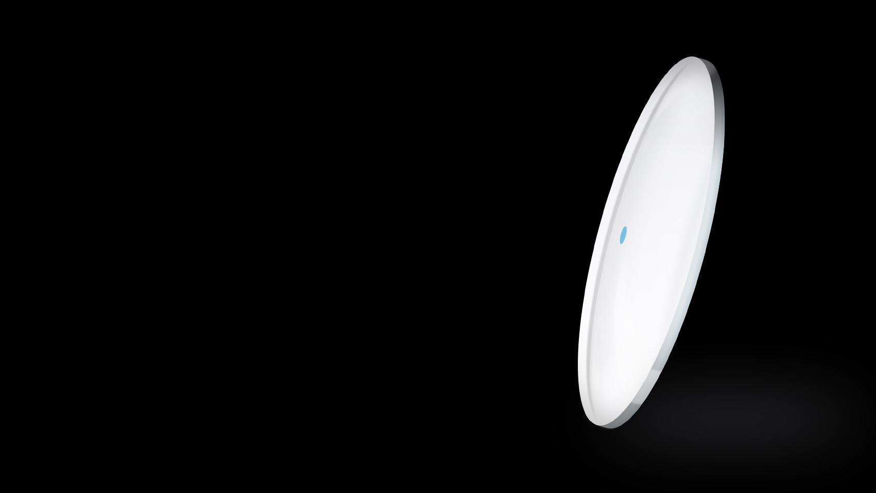ZEISS'ın standart küresel tek odaklı camları, standart asferik tek odaklı camları ve ClearView tek odaklı camlarını gösteren üç çizim, camın içerdiği optimizasyon noktaları ve kalınlığındaki farkı göstermektedir.